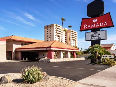Гостиница Ramada By Wyndham Mesa Downtown