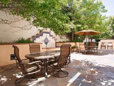 Гостиница Best Western Coyote Point Inn