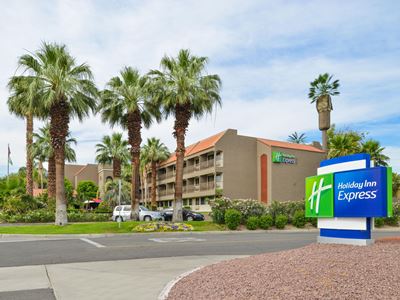 Гостиница Holiday Inn Express Palm Desert
