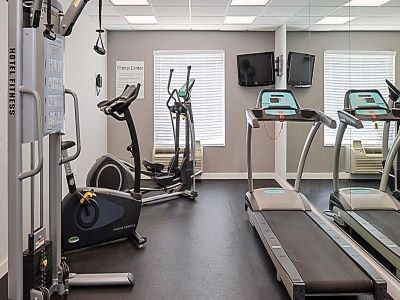 Гостиница Holiday Inn Exp Suites Gateway To Keys