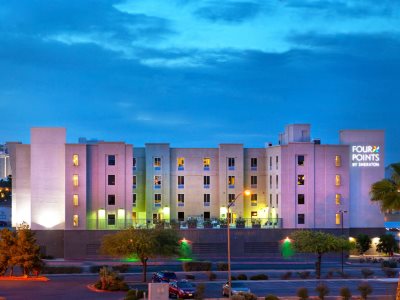 Гостиница Four Points By Sheraton East Flamingo