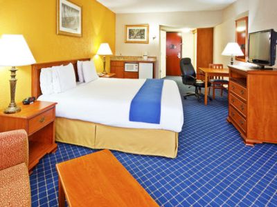 Гостиница Holiday Inn Express I-40 And I-24