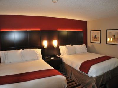 Гостиница Holiday Inn Exp W I40/Whitebridge Rd