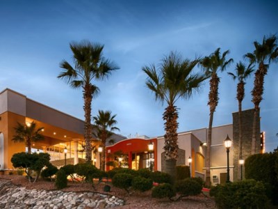 Гостиница Bw Plus El Paso Apt N Conference Center