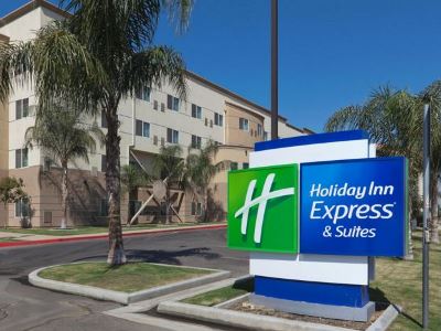 Гостиница Holiday Inn Express Bakersfield Central