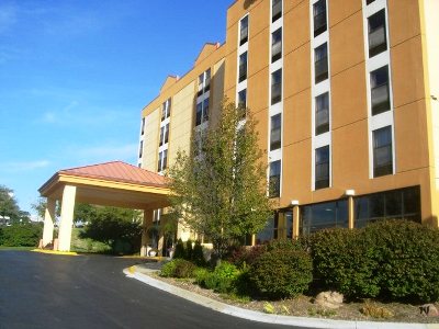 Гостиница Hi Express Omaha West-90th Street
