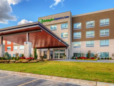 Hotel Holiday Inn Express And Suites Midtown