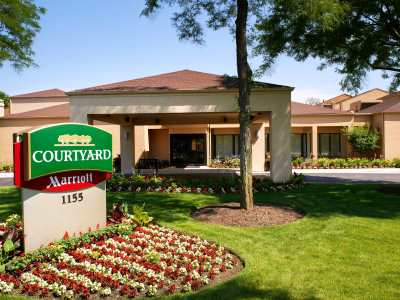 Гостиница Courtyard Chicago Naperville
