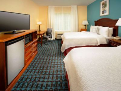 Hotel Fairfield Inn And Suites Marshall