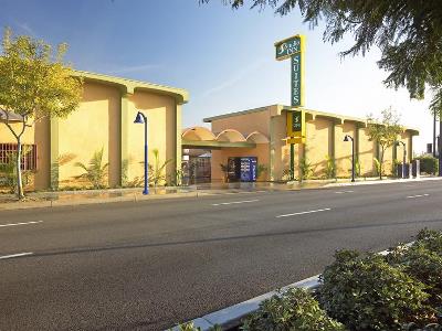 Гостиница Studio Inn And Suites