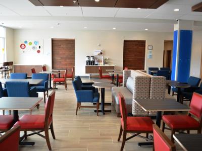 Гостиница Hi Exp And Suite Raleigh Apt-Brier Creek