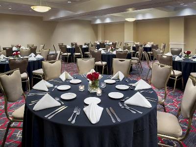 Гостиница Four Points Sheraton Melville Long Isl
