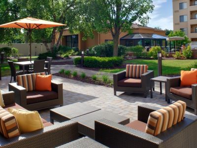 Гостиница Courtyard Columbus Worthington
