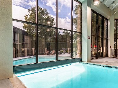 Гостиница Red Roof Plus+ And Suites Iah Airport Sw