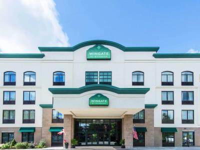 Hotel Wingate by Wyndham Niagara Falls