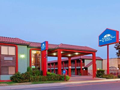 Hotel Americas Best Value Ste Bakersfield Ctrl
