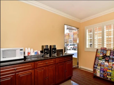 Гостиница Americas Best Value Inn At S Alvarado St