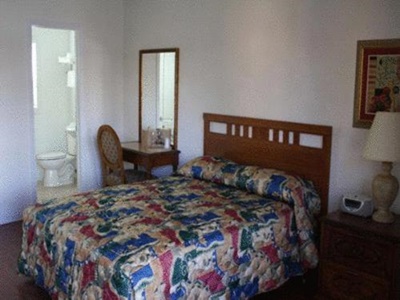 Гостиница Americas Best Value Inn At W 7th St