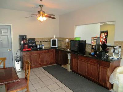 Гостиница Americas Best Value Inn Fm 1960 N I-45