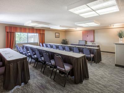 Гостиница Days Hotel By Wyndham Mesa Near Phoenix