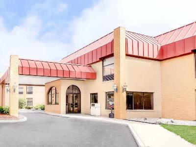 Hotel Days Inn And Suites By Wyndham Kalamazoo