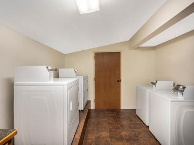 Гостиница Days Inn And Suites By Wyndham Branson