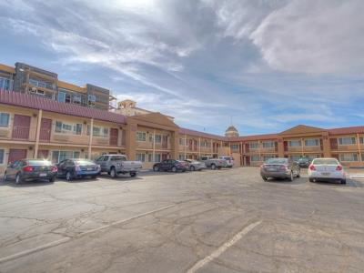 Гостиница Travelodge Fresno Convention Center Area