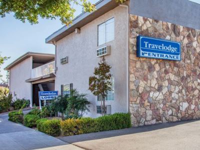 Гостиница Travelodge Fresno Yosemite Area