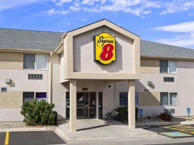 Гостиница Super 8 By Wyndham Colorado Springs Apt