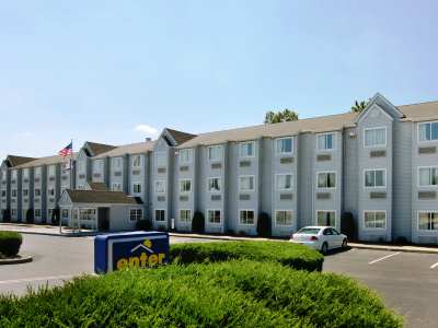 Гостиница Microtel Inn Suite Wyndham Charleston Wv