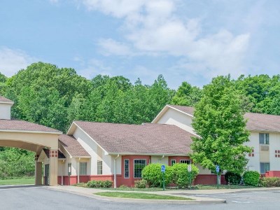 Hotel Super 8 By Wyndham Highland Ny