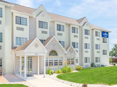 Гостиница Microtel Inn And Suites Green Bay