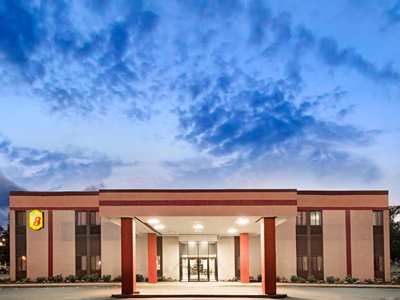 Hotel Super 8 By Wyndham Brockton
