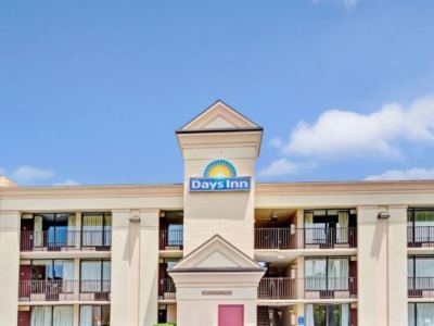 Hotel Super 8 By Wyndham Hampton