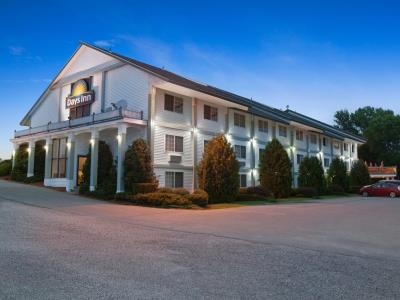 Гостиница Days Inn By Wyndham Shelburne/Burlington