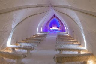 Hotel Arctic Snow