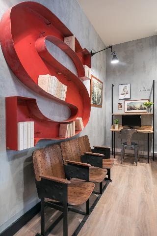 Hotel So'Co by HappyCulture