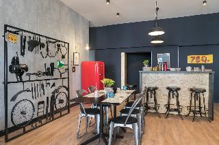 Hotel So'Co by HappyCulture