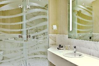 Гостиница DoubleTree by Hilton Doha - Old Town