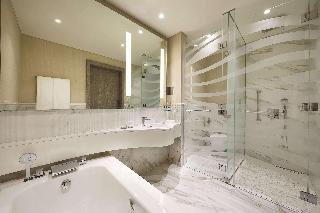 Гостиница DoubleTree by Hilton Doha - Old Town