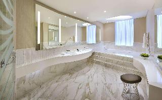 Гостиница DoubleTree by Hilton Doha - Old Town