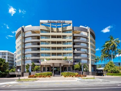 Hotel Doubletree By Hilton Cairns