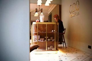Coq Hotel (Community of Quality)