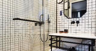 Coq Hotel (Community of Quality)