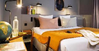 Coq Hotel (Community of Quality)
