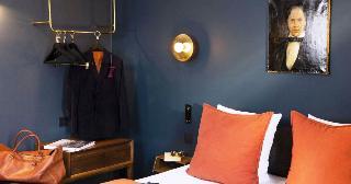 Coq Hotel (Community of Quality)