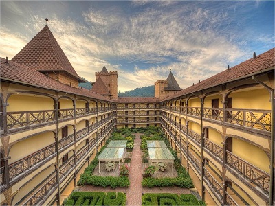 Гостиница The Chateau
