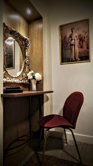 Гостиница Bohemian Suites Athens