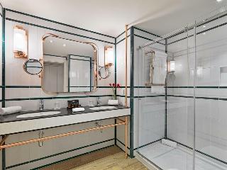 Гостиница H10 Cubik