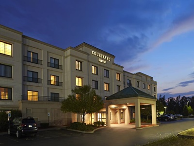Гостиница Courtyard Buffalo Amherst / University